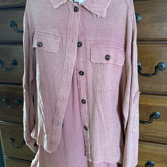 Pink Frayed Button-Up Shirt NWOT - Picture 4 of 11